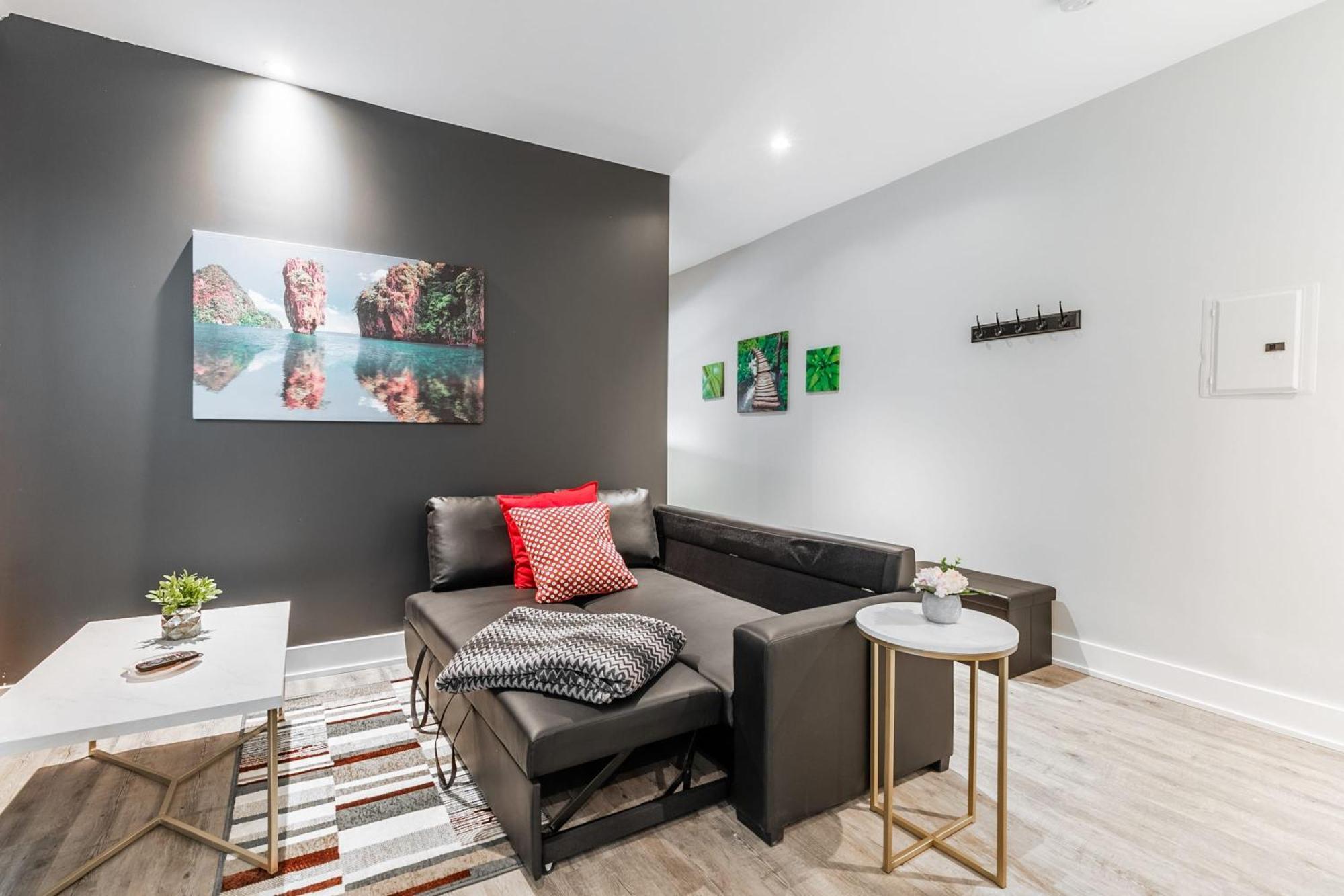 Upscale 2Br Condo With Netflix - Prime Location Hamilton Eksteriør bilde